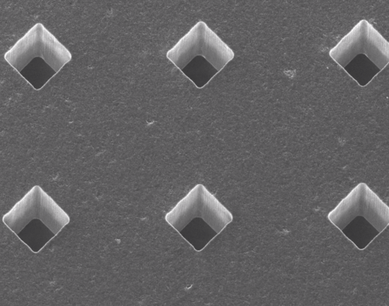 Mikrovrtání kovu laserem