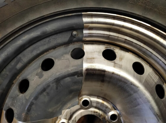 Pulsed fiber laser mould decontamination