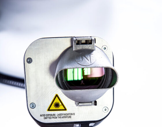 Nová generace procesní hlavy čisticích laserů