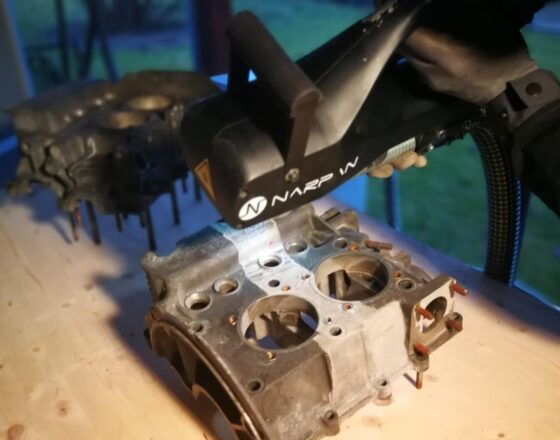 Laserové čištění motoru