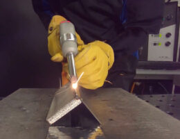 Ruční laserové sváření nerezu