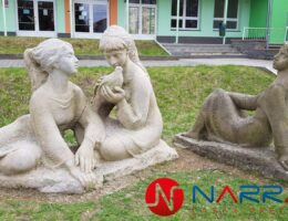 Laser cleaning statue